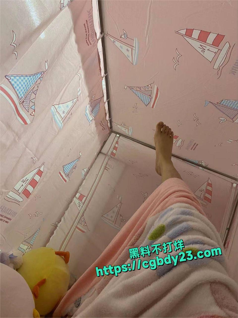 清纯腼腆的眼镜妹大学生12