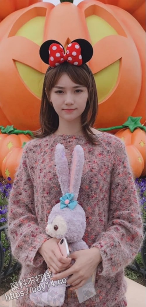 特别会舔的母狗.jpg