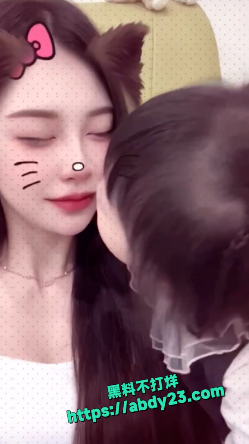 极品高颜值少妇早期与自家老公自拍 17