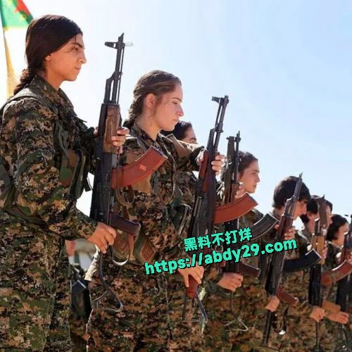 叙利亚ISIS士兵对库尔德女兵残忍处决 19