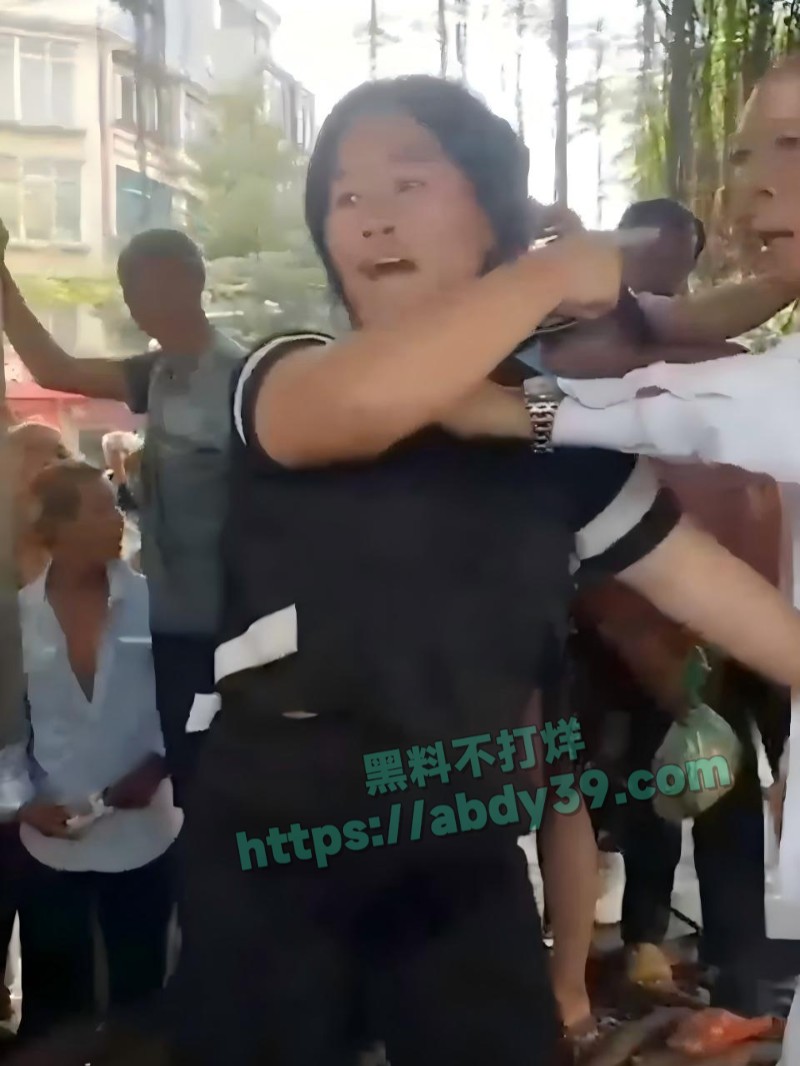 广东老色鬼大战黑逼少妇4