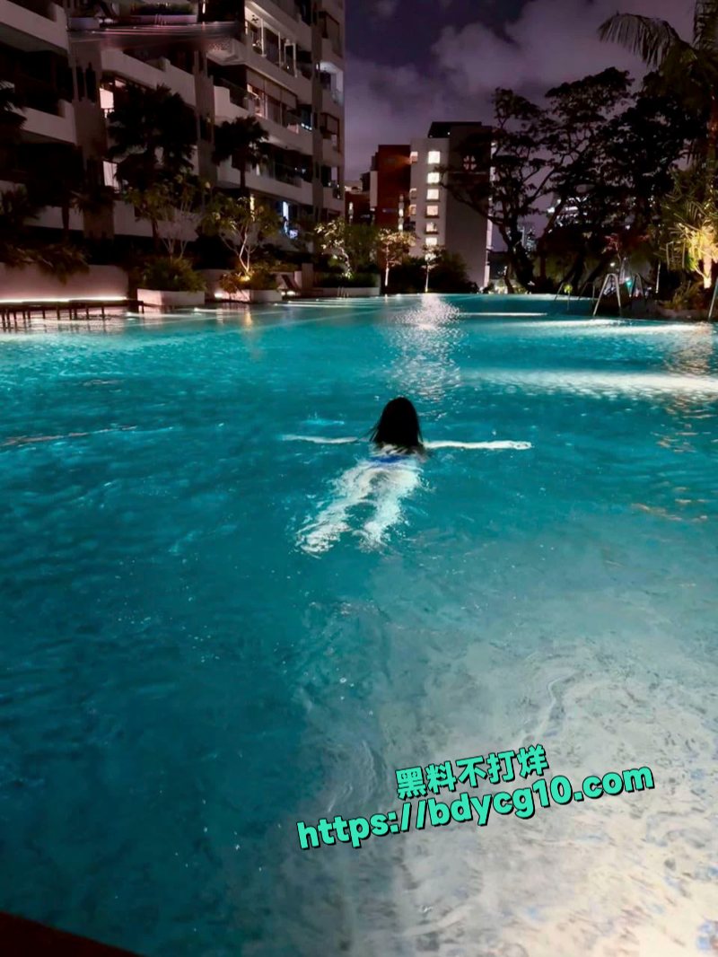 收的二手苹果笔记本清理时发现反差美女生活记录9
