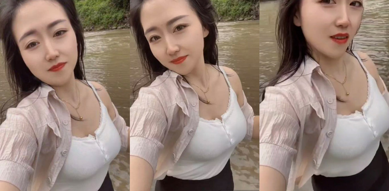 抖音15w粉丝人妻网红小百合 付费洗澡福利视频流出 骚货手搓泡沫 搓奶 极品黑森林