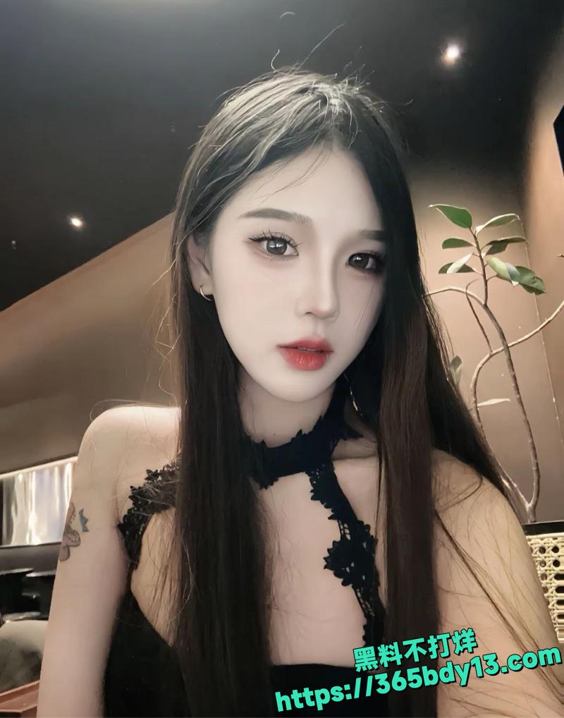 广西桂林00后骚妻刘娜约炮惊爆3P视频流出9.