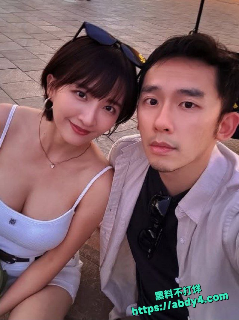 梁梁人妻反差写真视频曝光12