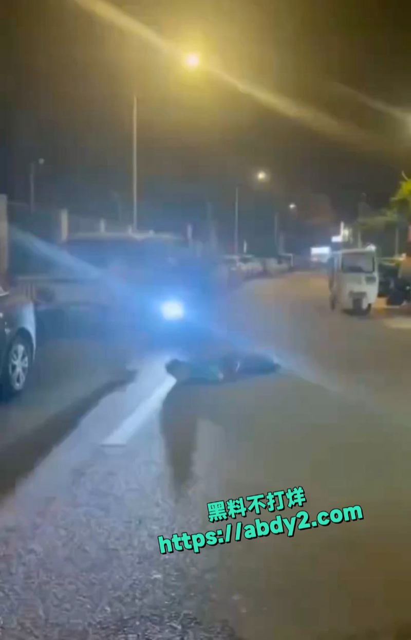 苏州南航附中东门快递员被捅伤 2