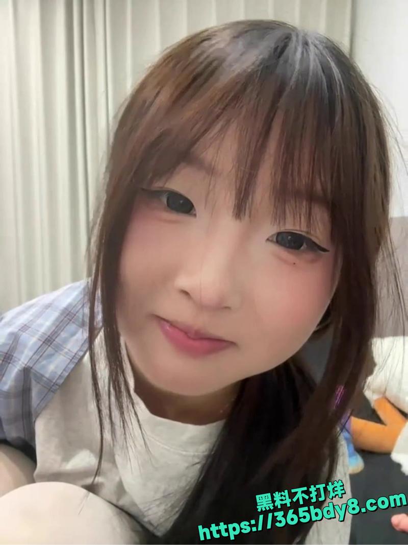 18岁极品粉嫩萝莉下海大秀7