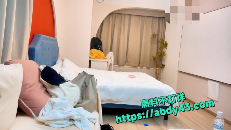 探花小浪邂逅清纯小美女 7