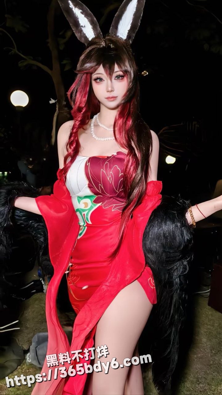 二次元知名女Coser高中萌妹露出自慰4