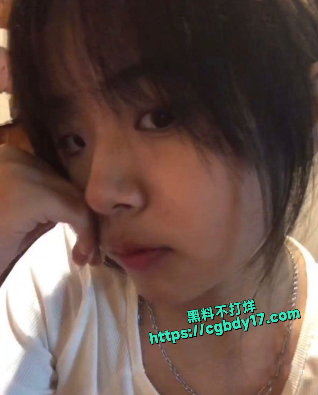 山西运城某学大一短发清纯学妹，实则母狗一只14