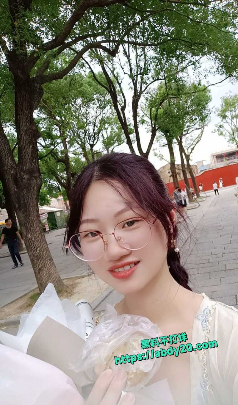 福建眼镜嫩妹魏彩霞裸贷视频曝光 2