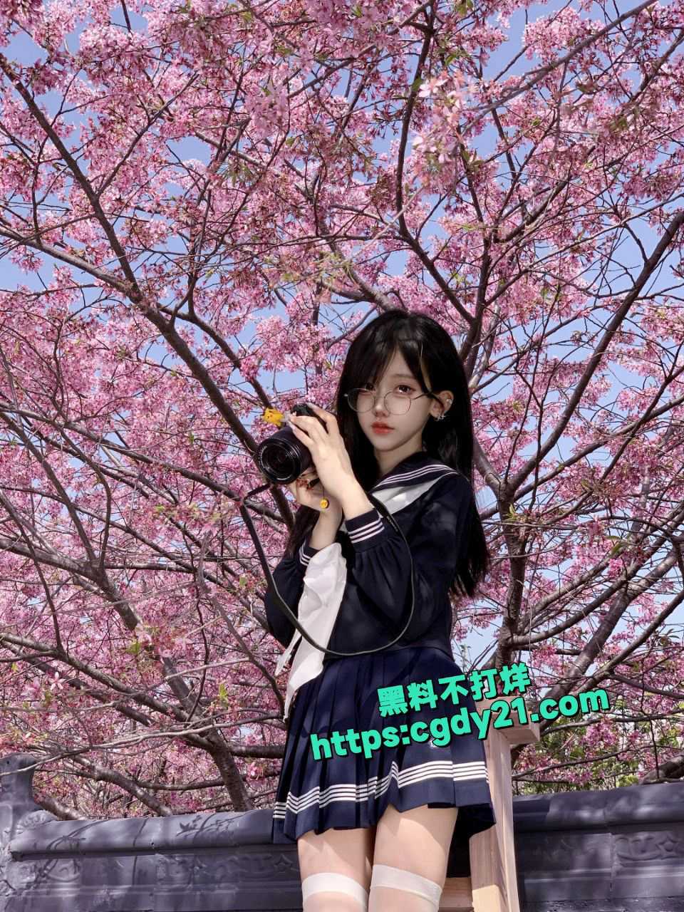 抖音萝莉福利姬 神再佑我璐酱4
