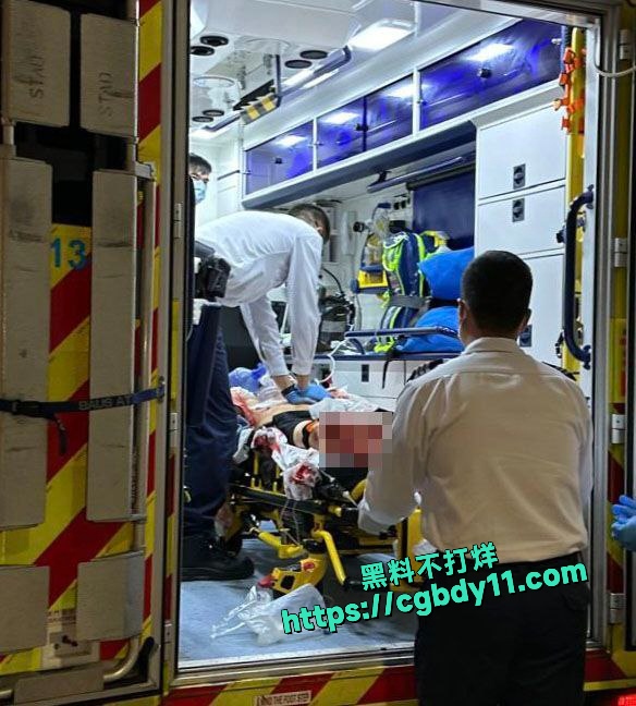 一名52歲男子於街頭被兩名刀手追斬，身體多處中刀送院後不治3.jpg