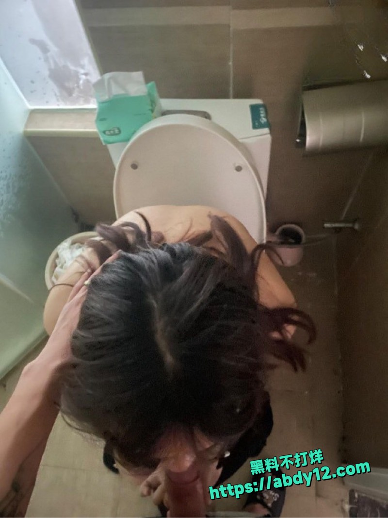 隔壁班母狗被操出白浆4