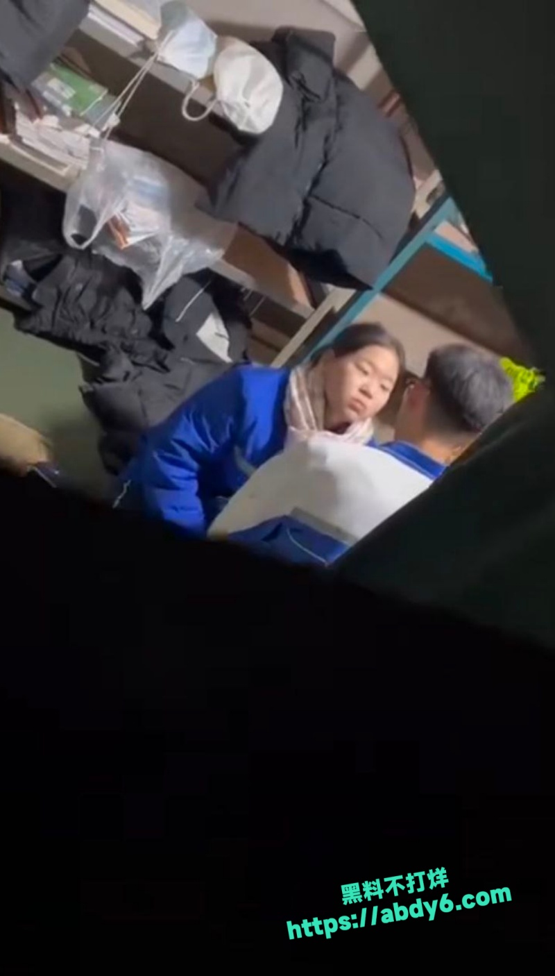 某中学学生情侣1