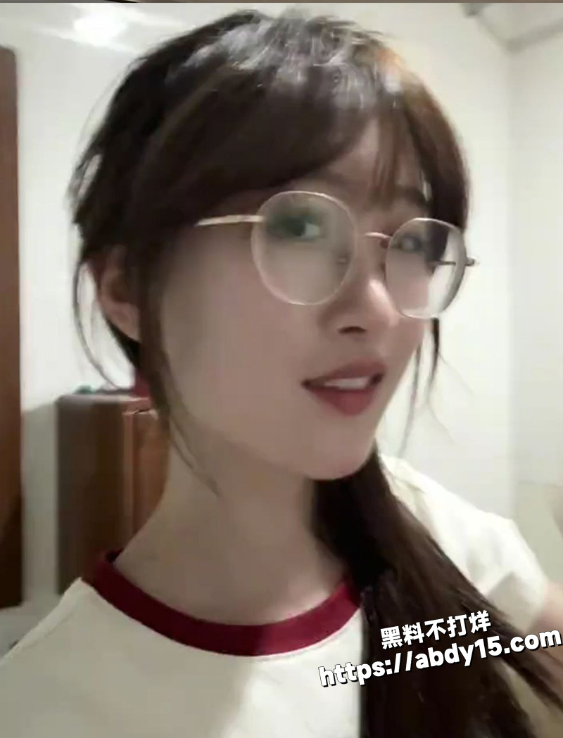 山东大学 大三 眼镜妹