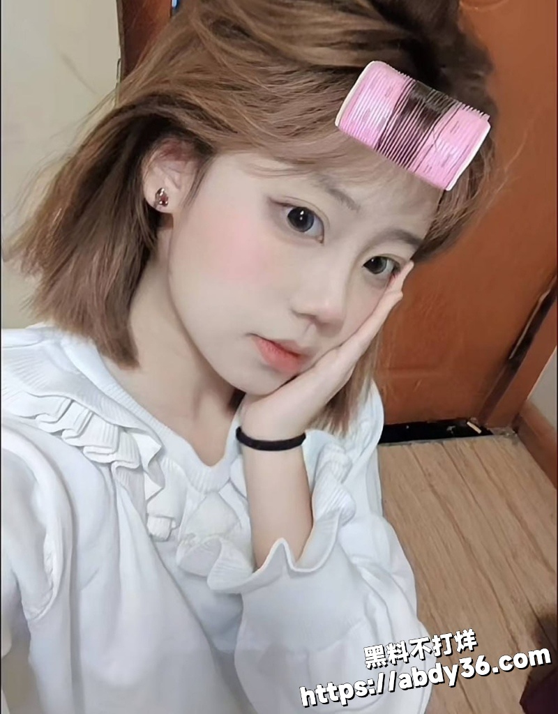 白皮腹肌猛男出租屋狂干黑皮壮汉 深喉巨屌后骑乘狂摇 最后无套爆操到高潮喷射8