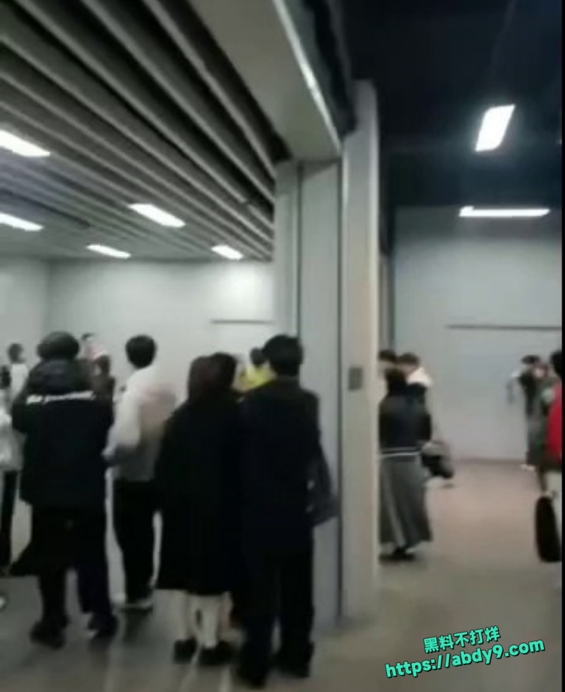 沈阳精神小妹街头约架4