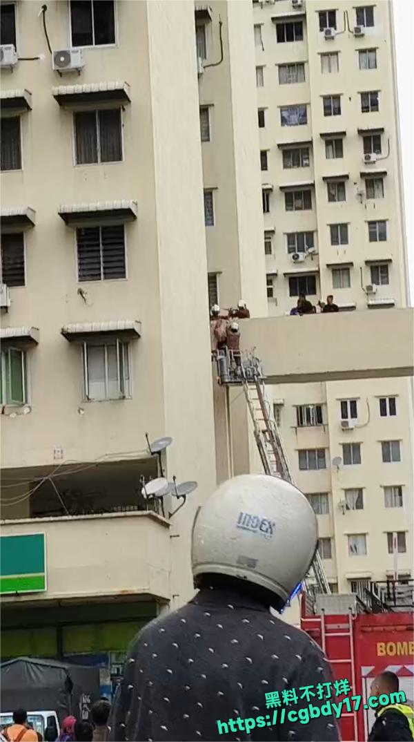 跳楼拦腰分离2