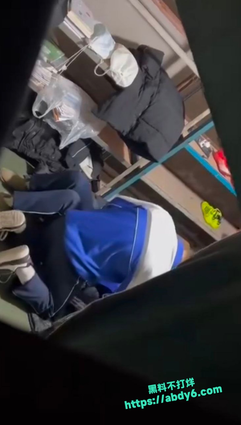 某中学学生情侣5