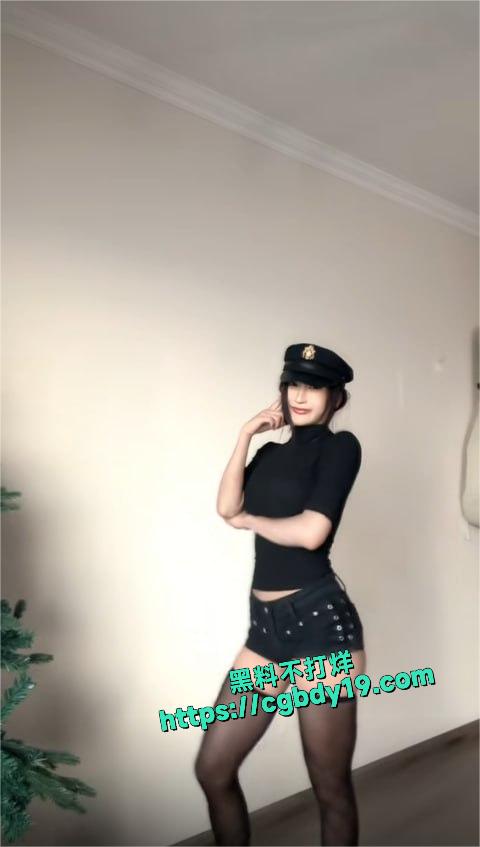 抖音10万粉丝网红小张不在家2