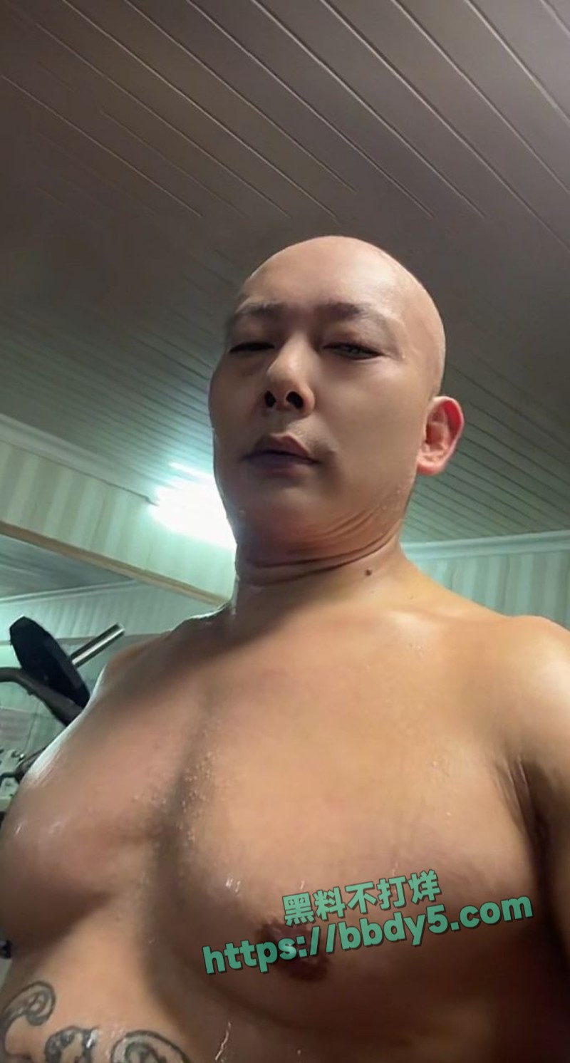 网红绝色与唐美丽共享同一男友18