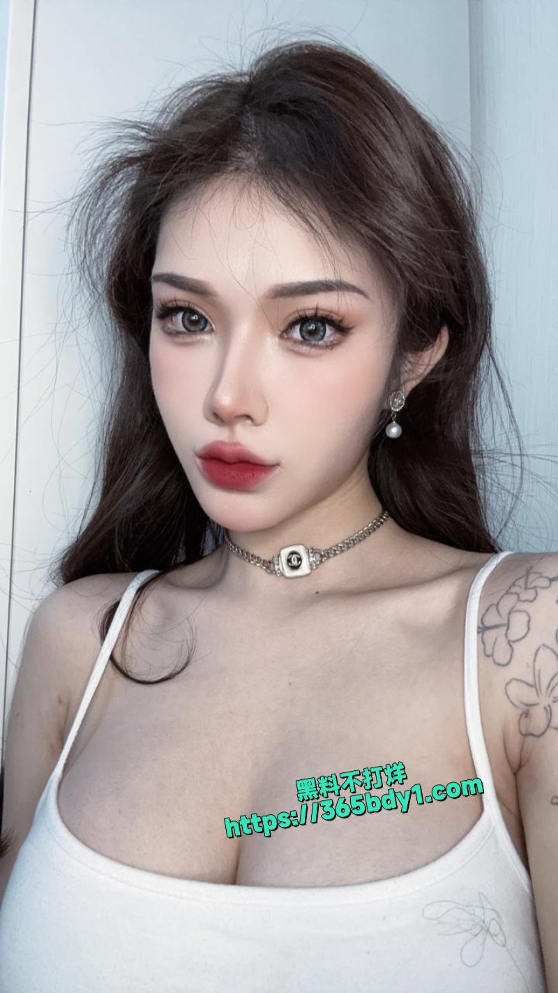 顶级名媛黄丽娜骚逼穿着女仆床伺候炮友6