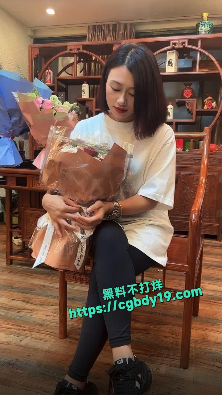 微信附近人海淀小学母狗老师7
