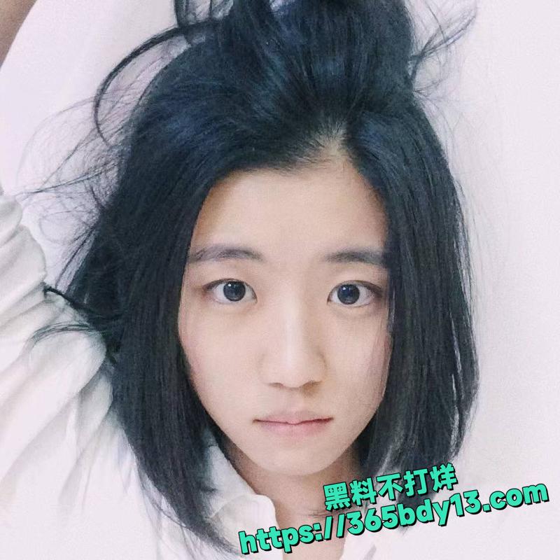 云南红河州职员私密照53.