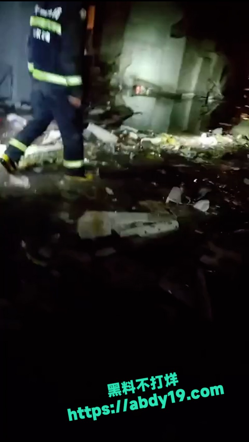 华府小区地下室 发生严重爆炸 2
