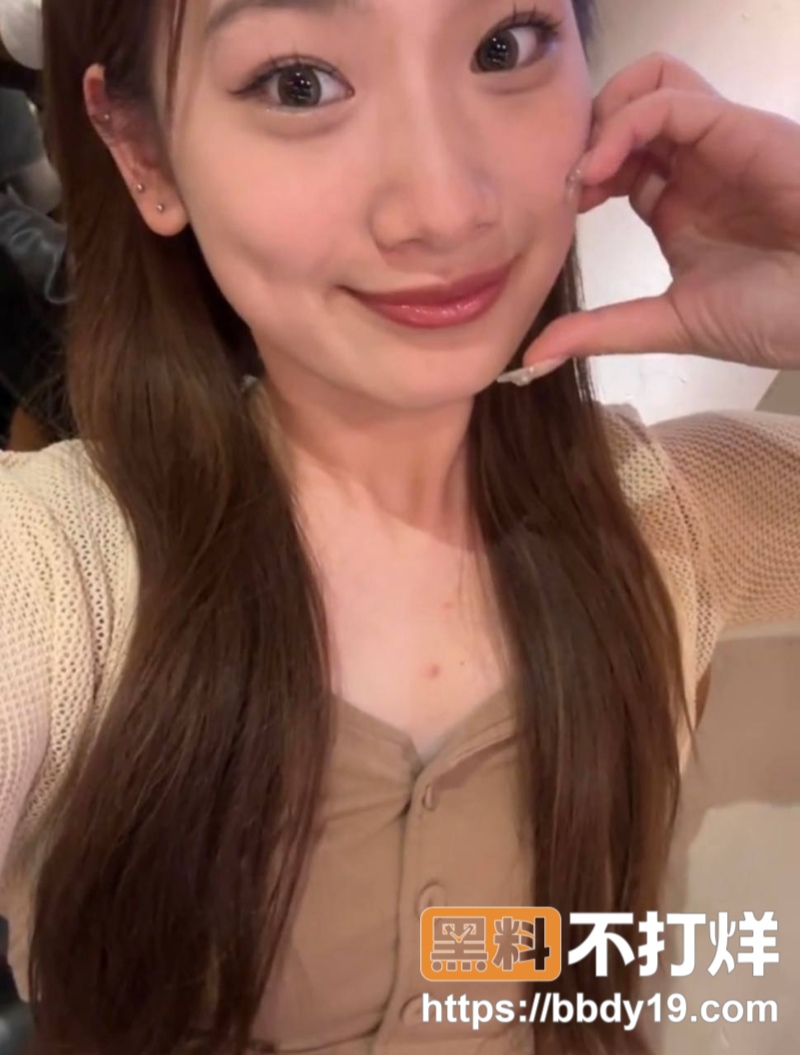 菏泽瑜婷婷男朋友做爱1