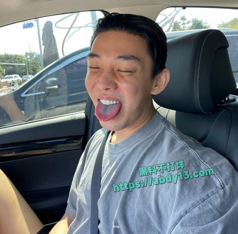 韩国影帝刘亚仁现身上海男同酒吧 34