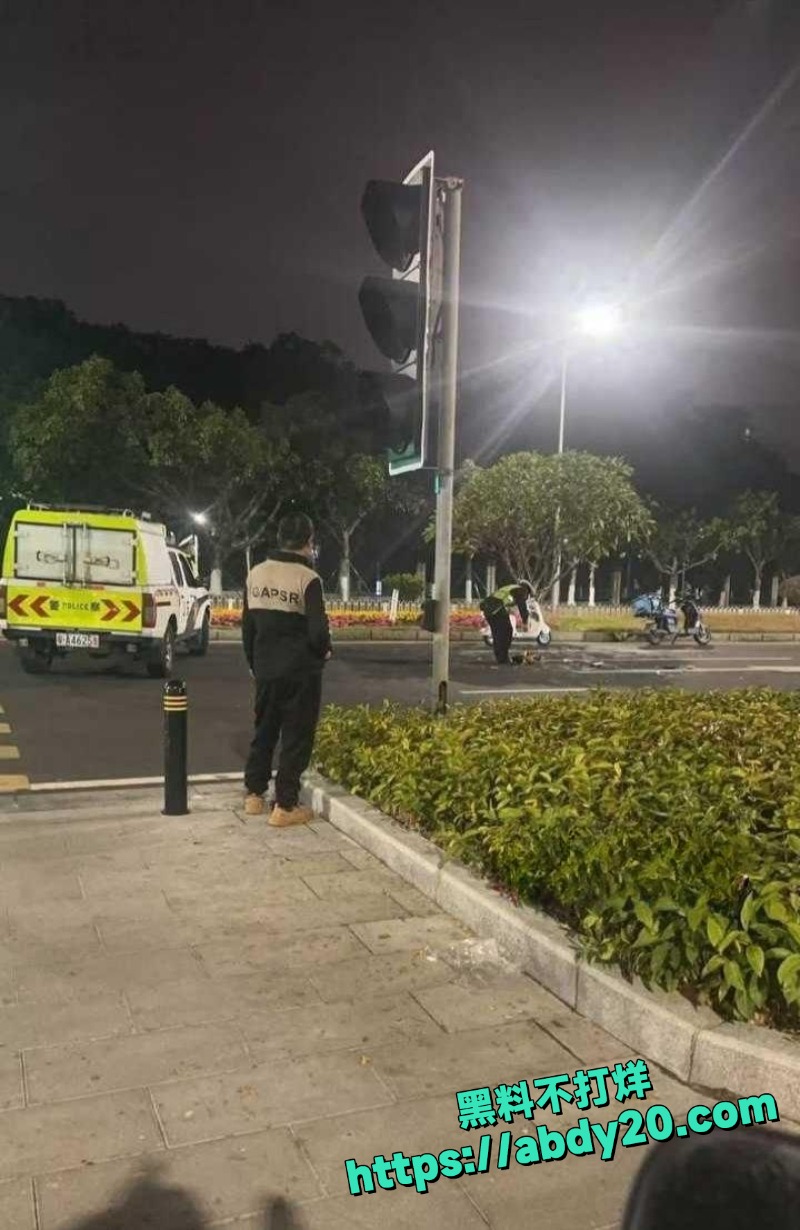 师范大学外卖小哥撞大学生 2
