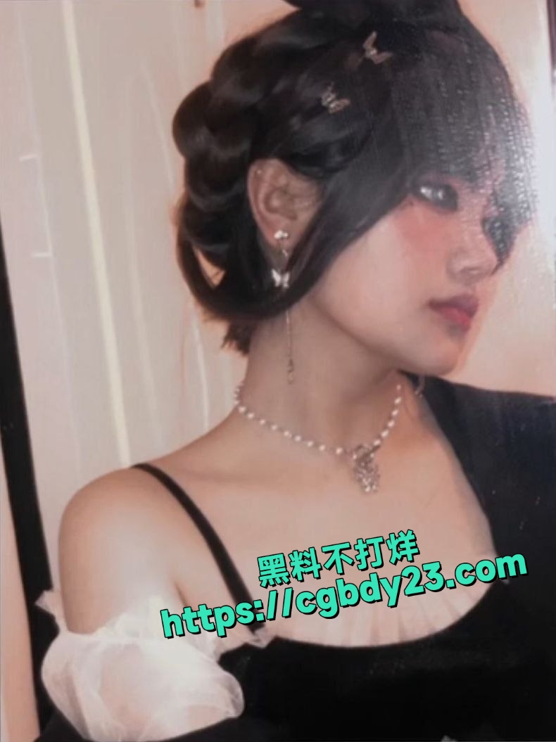 反差感极强的妹子颜值在线身材高挑反差裸舞19