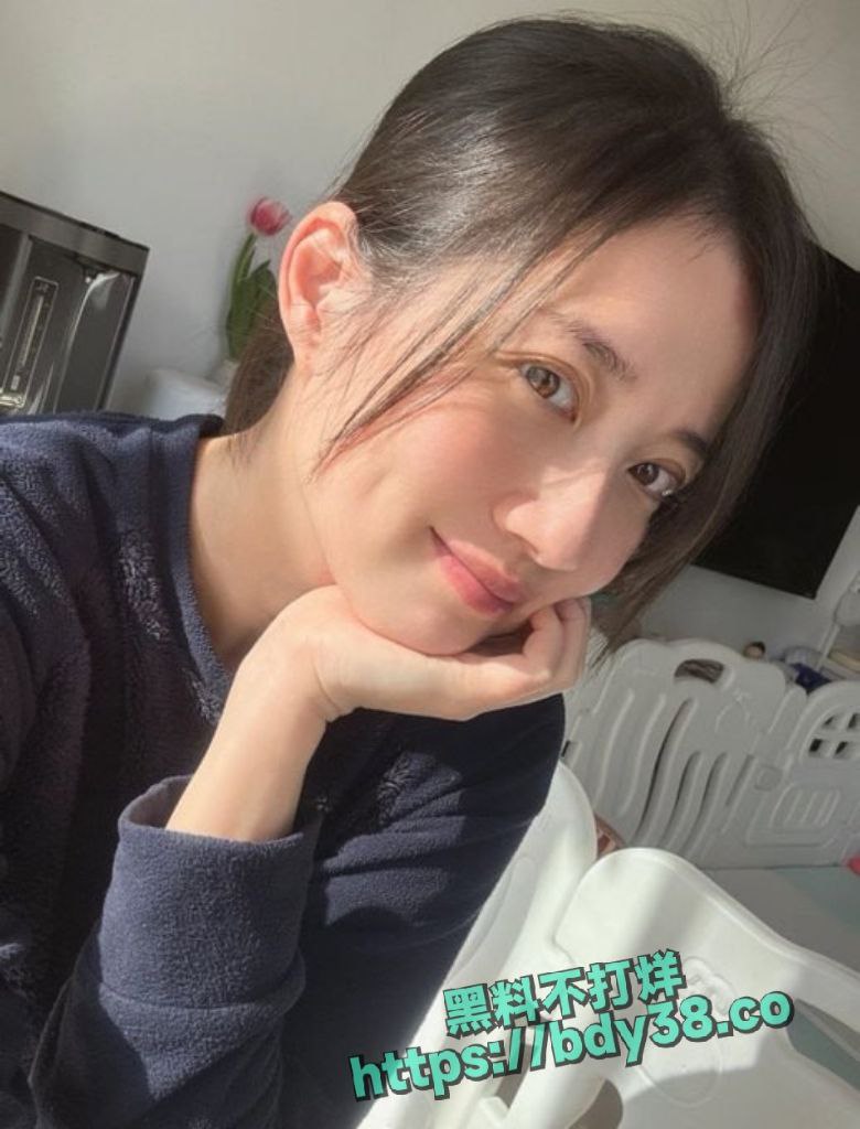 反差少妇郑佳怡被老公投稿曝光
