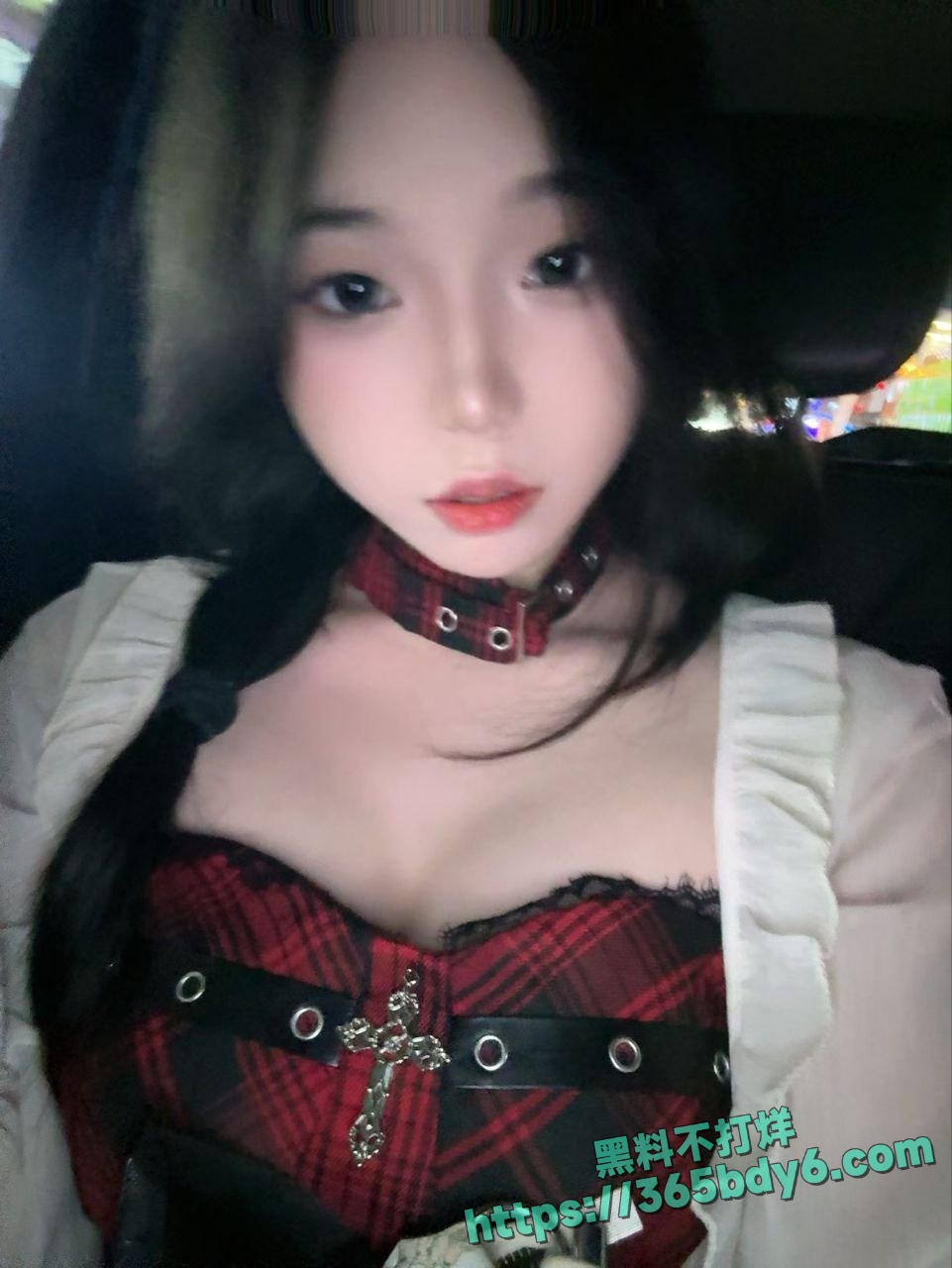 二次元知名女Coser高中萌妹露出自慰5