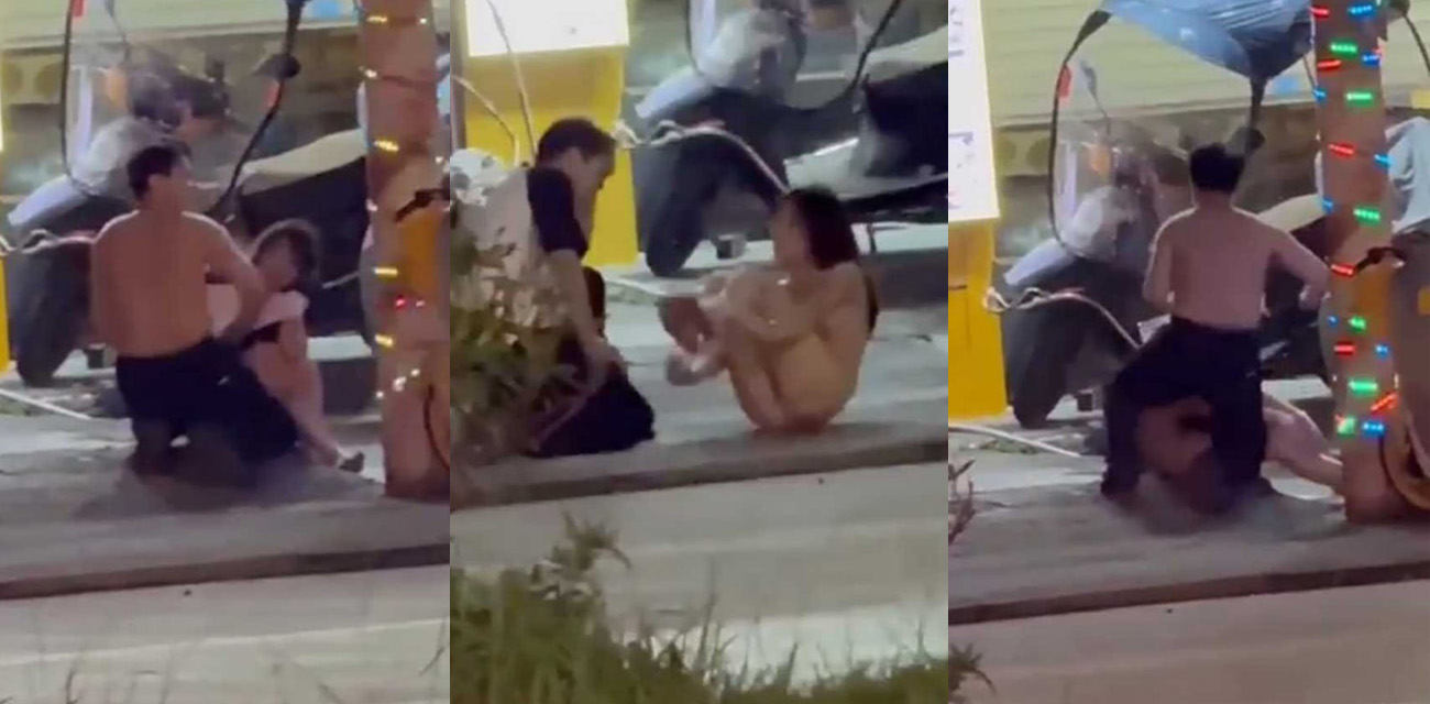 四川成都街头小仙女与男友吵架 当场脱的一丝不挂逼毛清晰可见 路人有福了