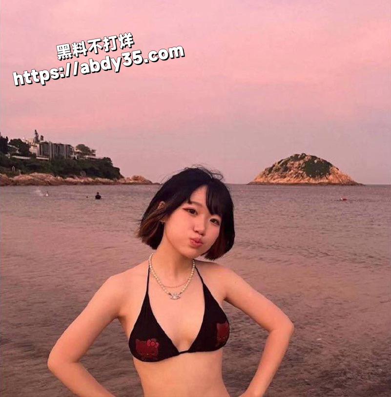 超可爱戴眼镜短发妹做爱.jpg2