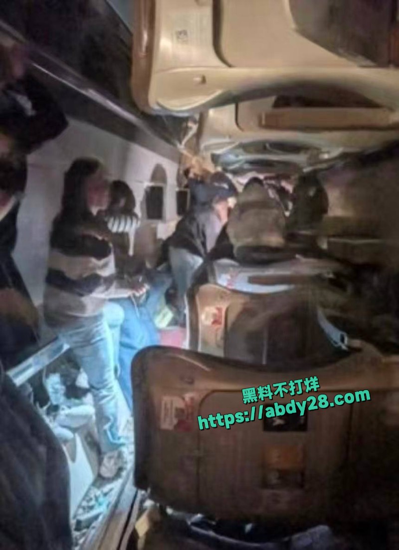 西班牙高铁脱轨相撞事故2