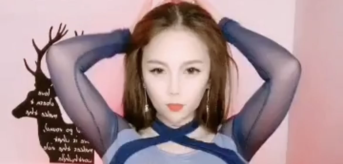 快手 夏娃娃 全裸一对一