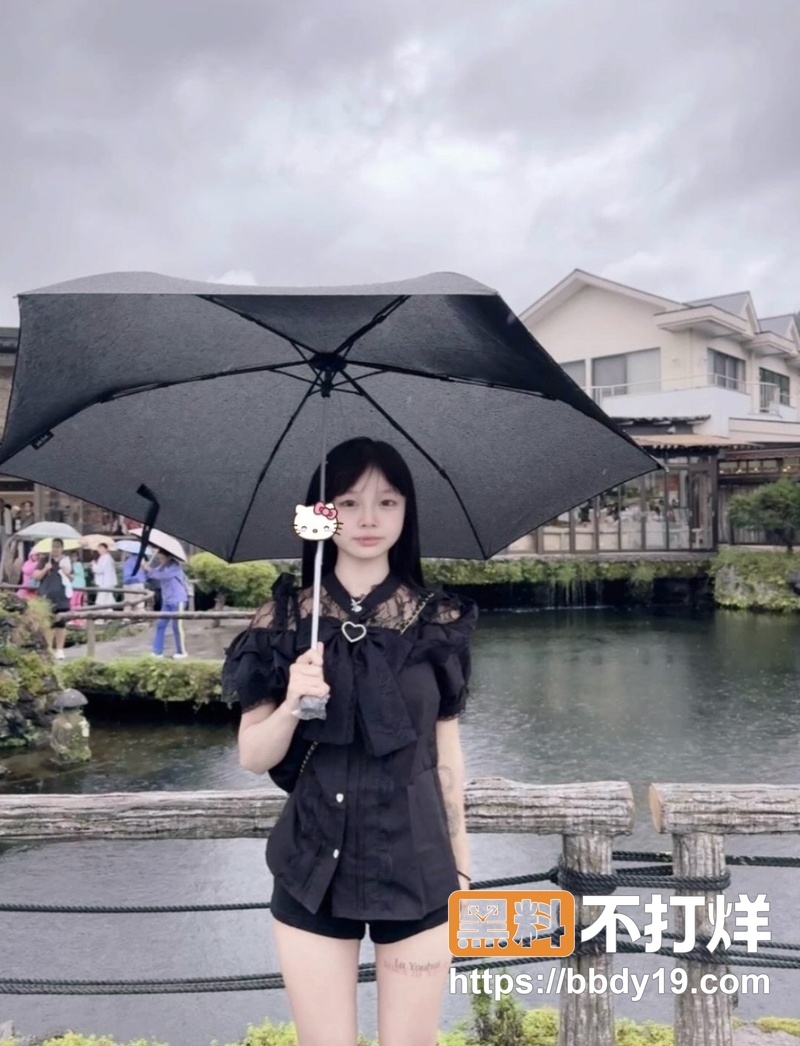 纹身小网美与男友自拍泄密26