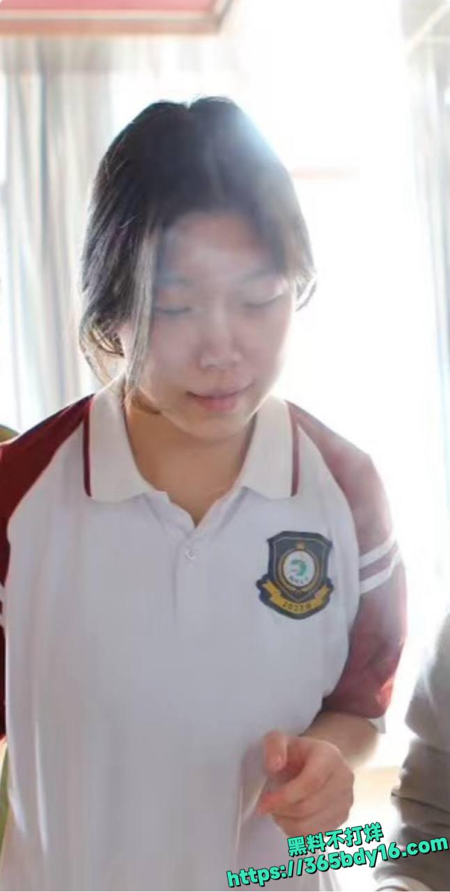 郑州七中骚婊子张露菲 4.