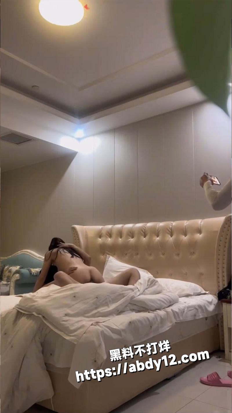 真会玩 绿帽夫妻下乡无偿慰问小处男