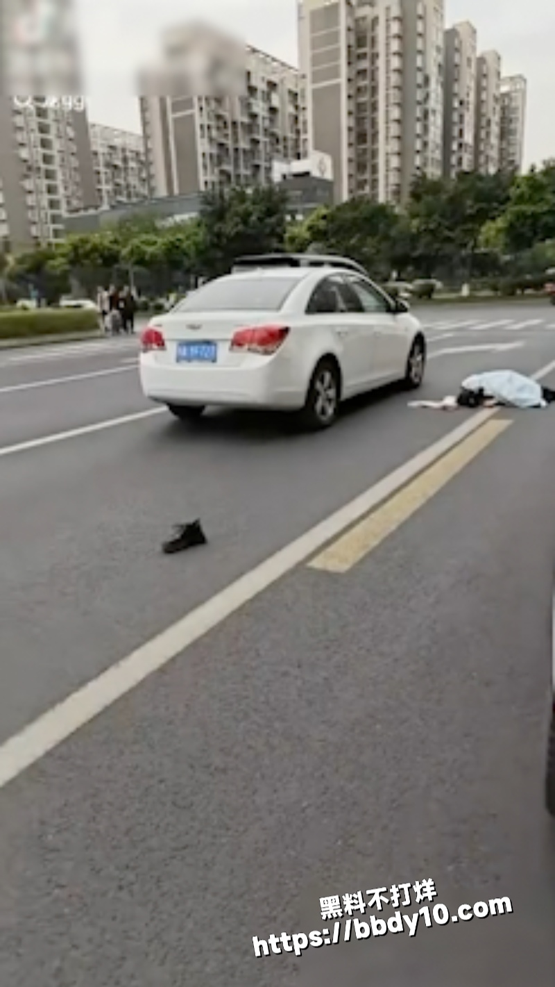 成都天府四街出车祸6