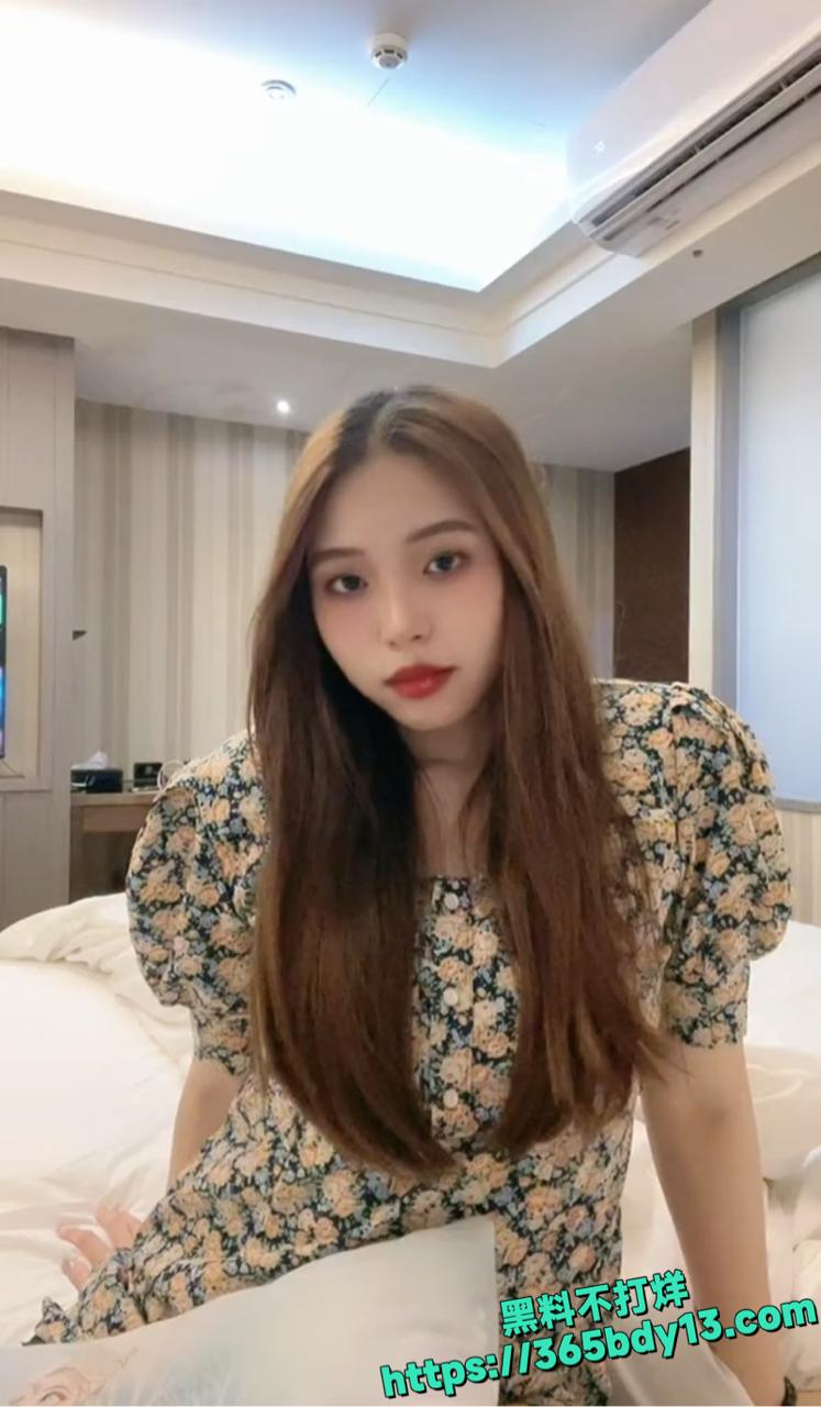 张佩婷的私密自拍视频4