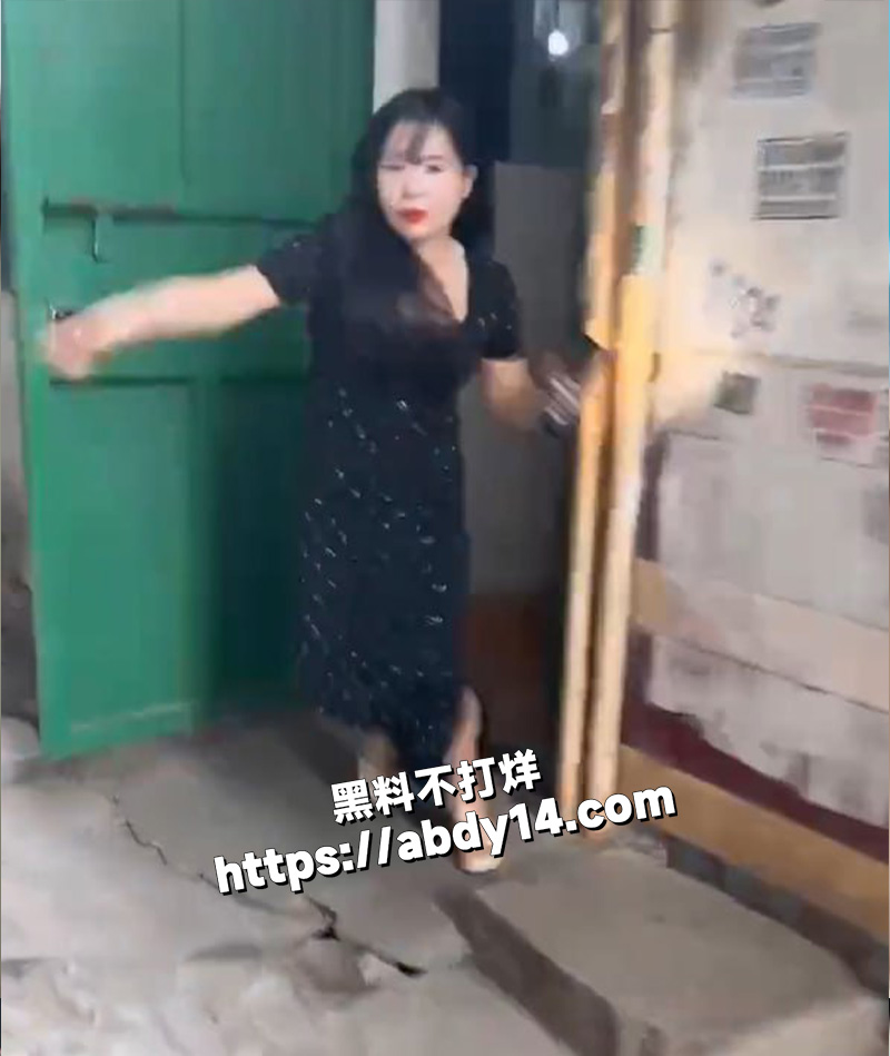 瓜友投稿 站街女发现其偷拍5