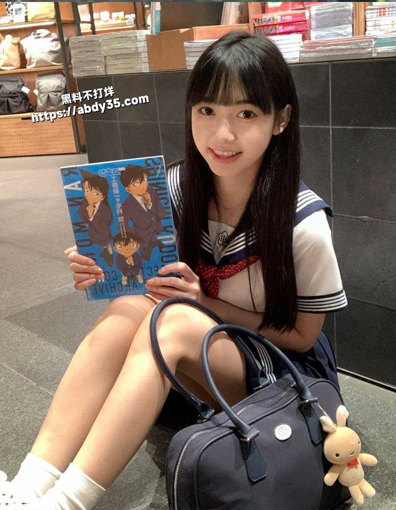 手机保存其他女生照片.jpg3