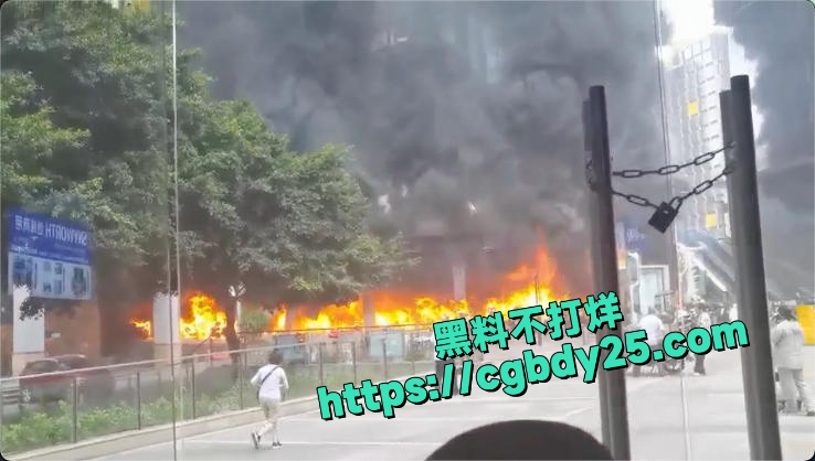 重庆石桥铺突发火灾4