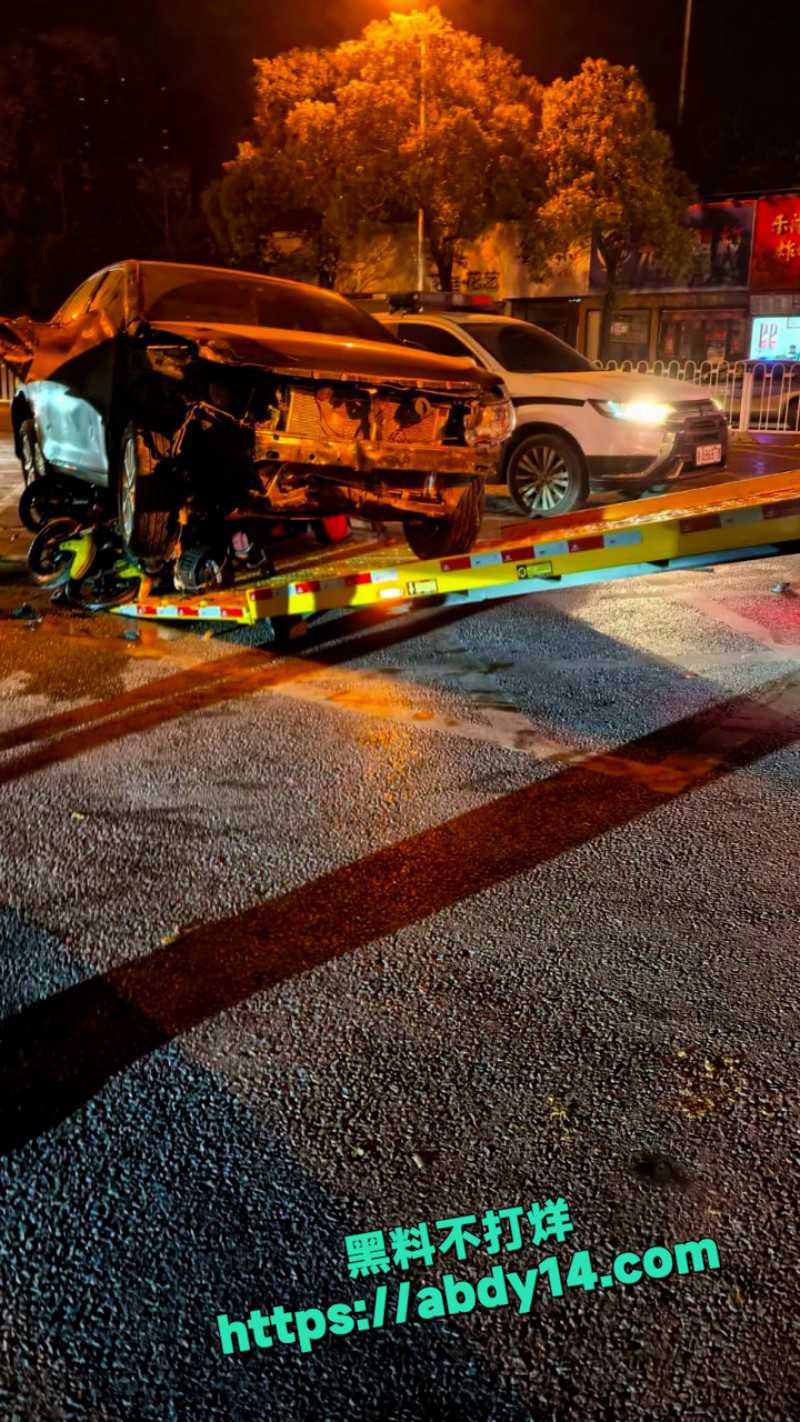 外经济学院南门发生严重事故 7