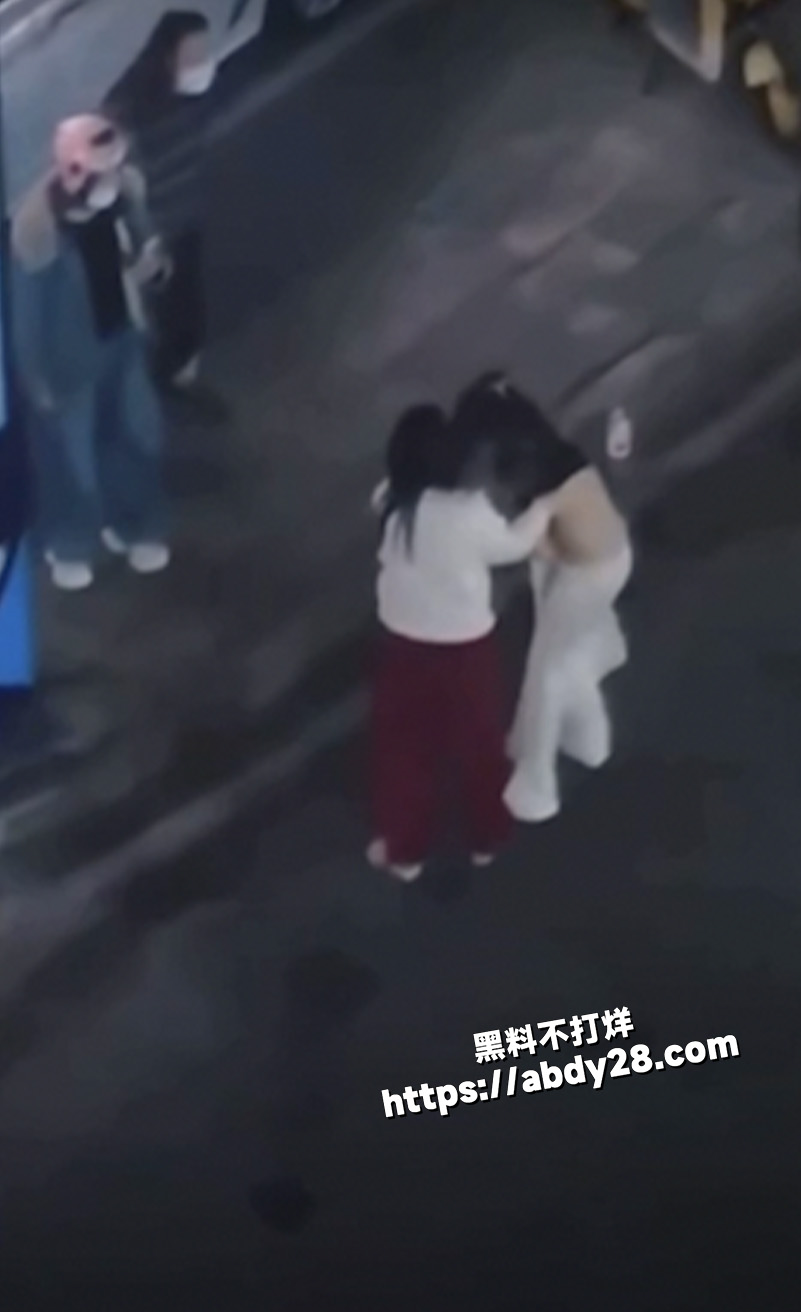 平潭万豪路边抓小三3